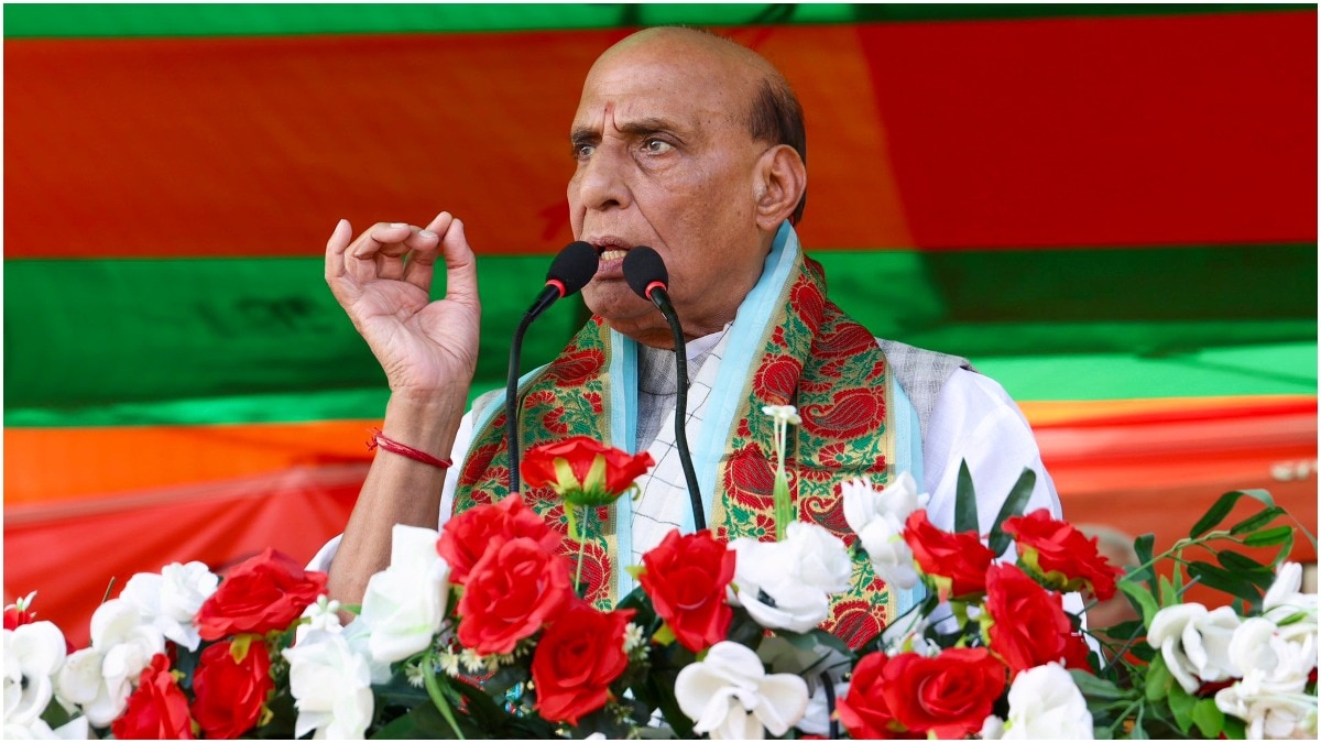 'सच में चिंता होती तो किसी SC/ST/OBC को विपक्ष का नेता बनाते', राजनाथ सिंह का राहुल गांधी पर हमला