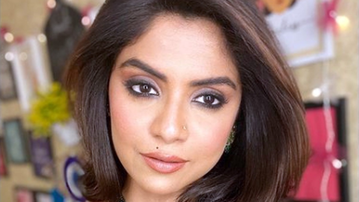 फरहाना भट्ट ने TV एक्टर्स पर कसा तंज, सायंतनी घोष बोलीं- आप भी एक टीवी शो का हिस्सा हैं