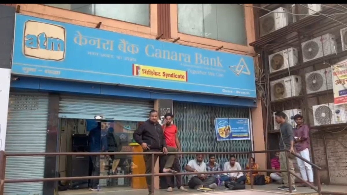 सरफेसी एक्ट के तहत की गई कार्रवाई.(Photo: Vikash Dikshit/ITG)