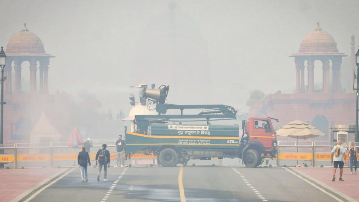 दिल्ली की हवा फिर जहरीली, GRAP-4 के बावजूद AQI रेड जोन में, कई इलाकों में 400 के पार दिल्ली की हवा फिर जहरीली, GRAP-4 के बावजूद AQI रेड जोन में, कई इलाकों में 400 के पार