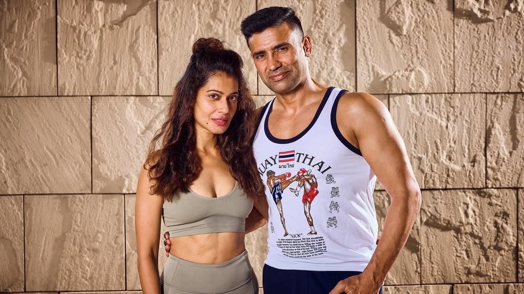 तलाक की चर्चा के बीच पत्नी पायल संग रोमांटिक हुए संग्राम, बोले- थोड़ी क्रेजी हो पर...