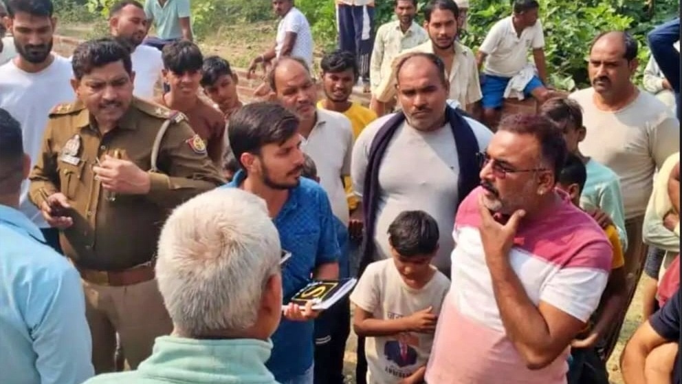 Villagers arrived with Prayagraj police on news of vandalism in the temple (Photo- ITG)
