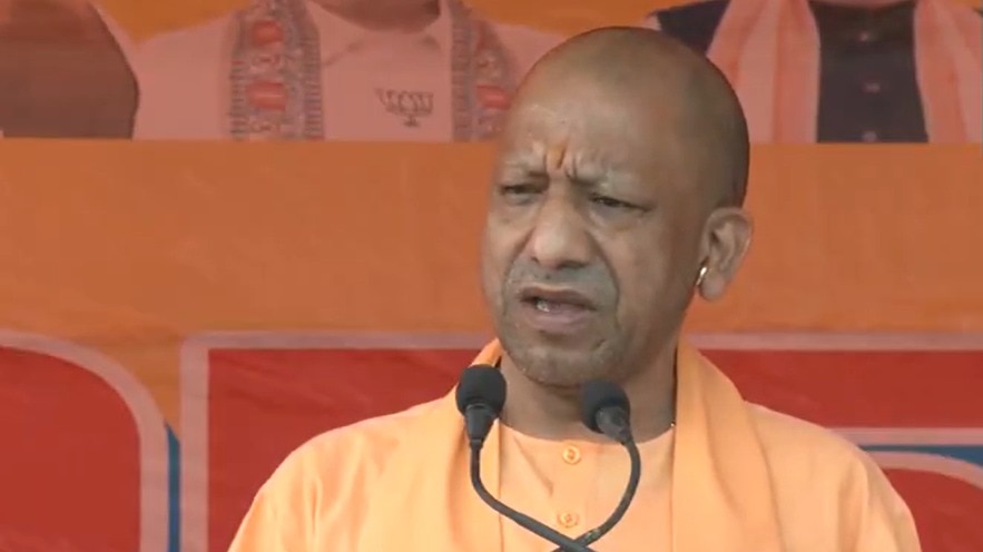 सभी शिक्षण संस्थानों में अनिवार्य होगा वंदे मातरम्... UP सीएम योगी आदित्यनाथ का आदेश