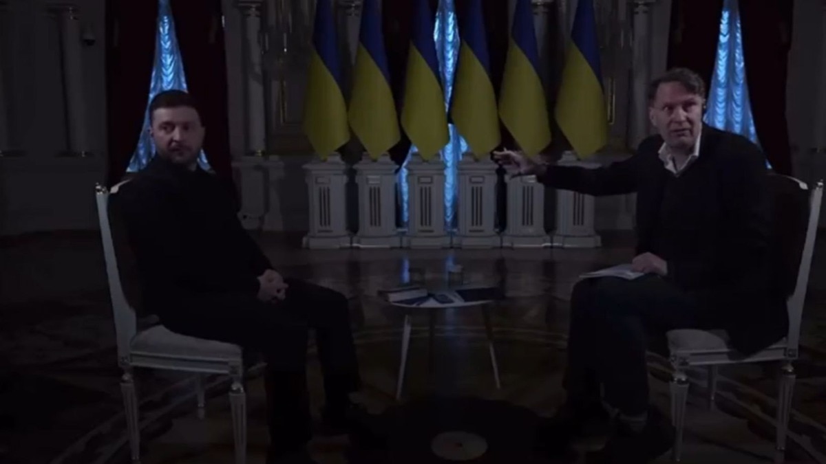 बीच इंटरव्यू में चली गई लाइट, बिना ट्रांसलेटर के बोलते रहे जेलेंस्की, कहा- अब ये सब यूक्रेन में आम है