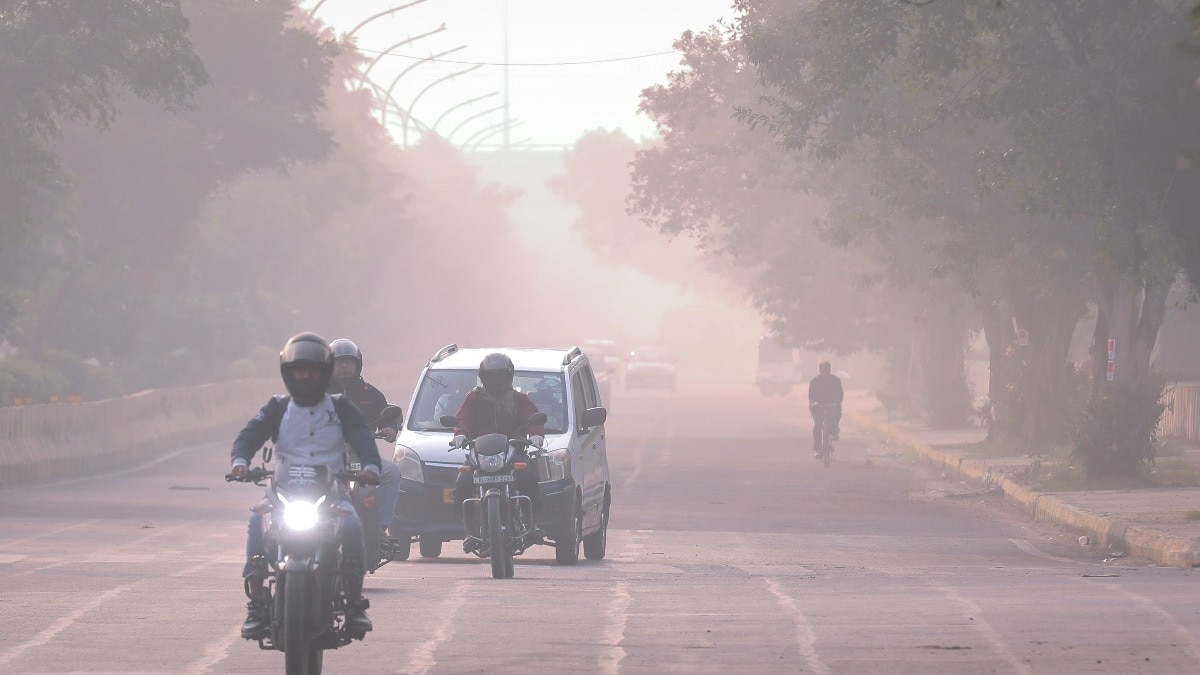 दिल्ली में किन गाड़ियों पर बैन? अभी GRAP-3 है लागू, ग्रैप-4 लगा तो क्या होगा?