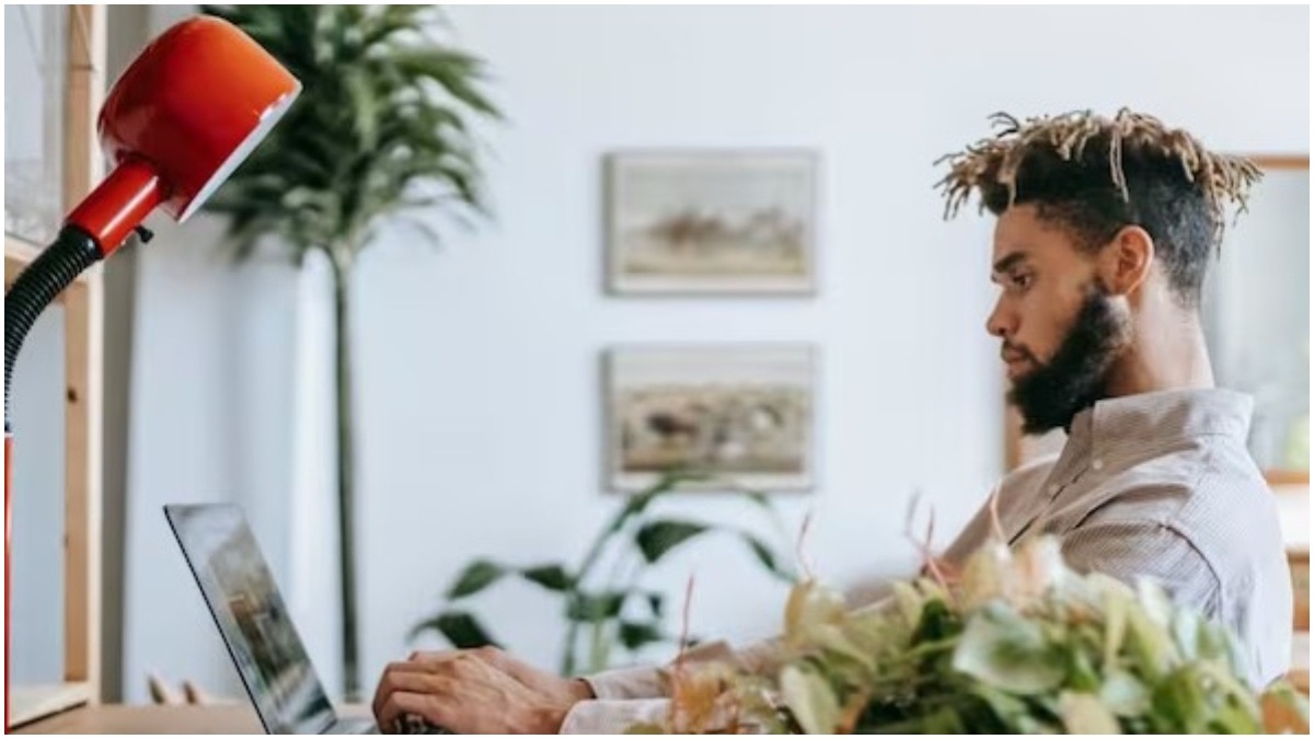 candidate-claims-ai-bot-took-job-interview-unsettling-viral-post-