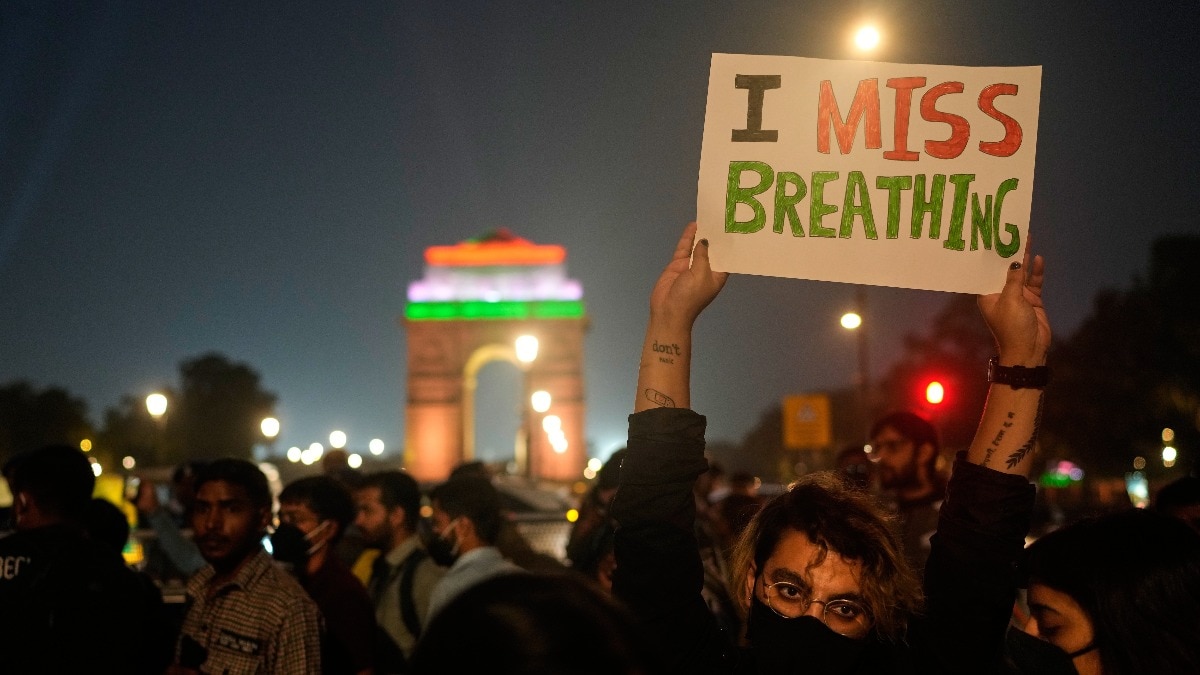 दिल्ली NCR में बुधवार को AQI 900 पार हो गई