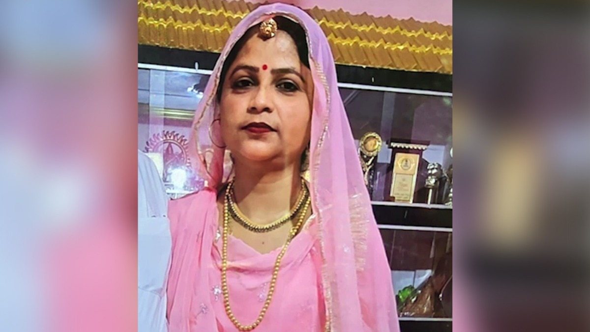  Woman commits suicide 