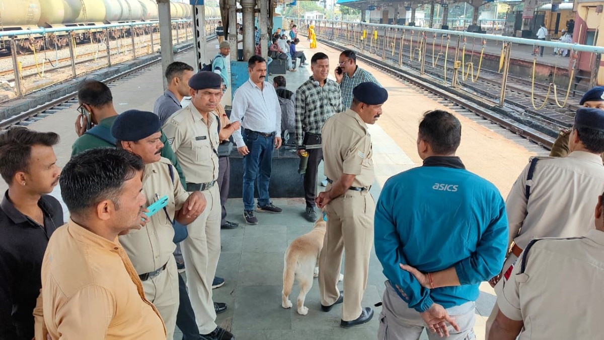 narmadapuram train bomb