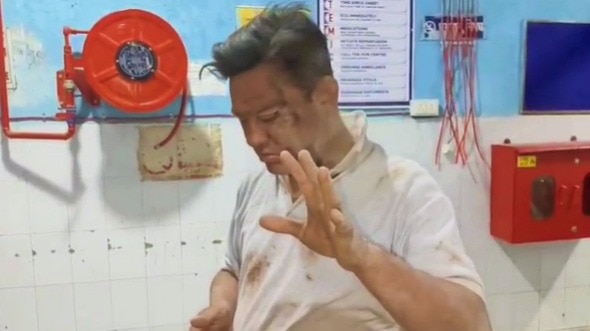 Policeman beaten up in Bhadohi (Photo- ITG)