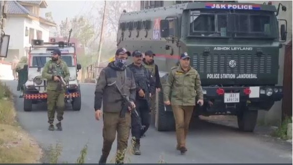 दिल्ली धमाके के बाद कश्मीर में बड़ी कार्रवाई, 'व्हाइट कॉलर टेरर' मॉड्यूल बेनकाब