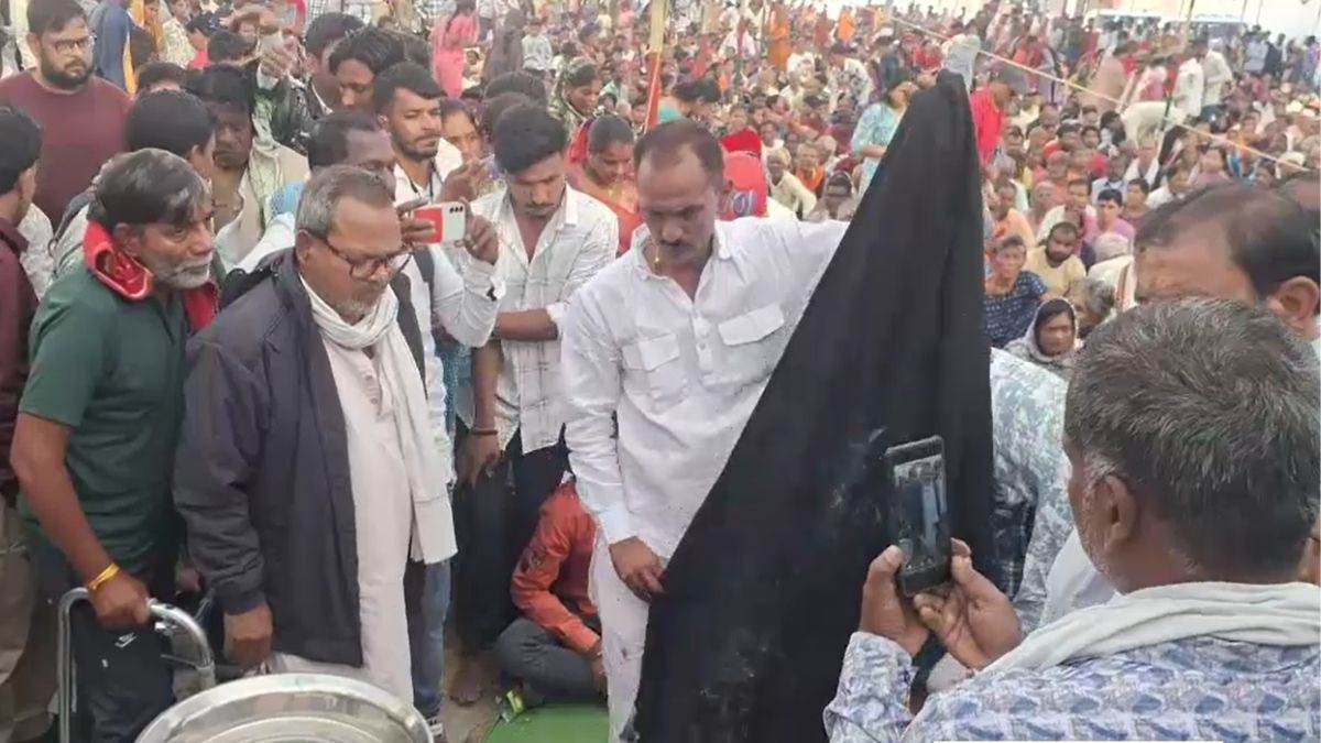 कंबल वाले बाबा का छिंदवाड़ा में लगा शिविर. (Photo: ITG)