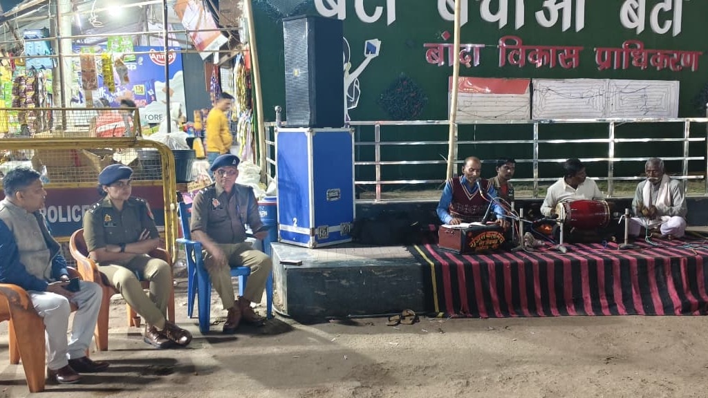 सख्त चेकिंग और जागरूकता साथ-साथ.(Photo: Siddhartha Gupta/ITG)