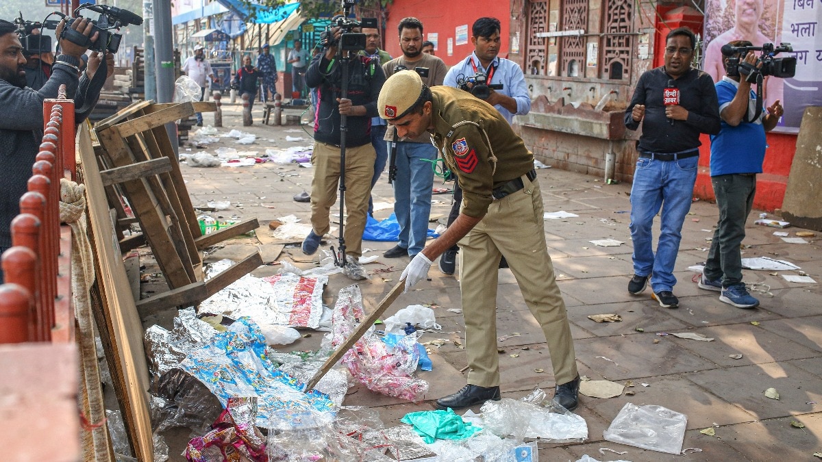 दिल्ली ब्लास्ट में अबतक 13 लोगों की मौत हो चुकी है. (Photo: PTI)