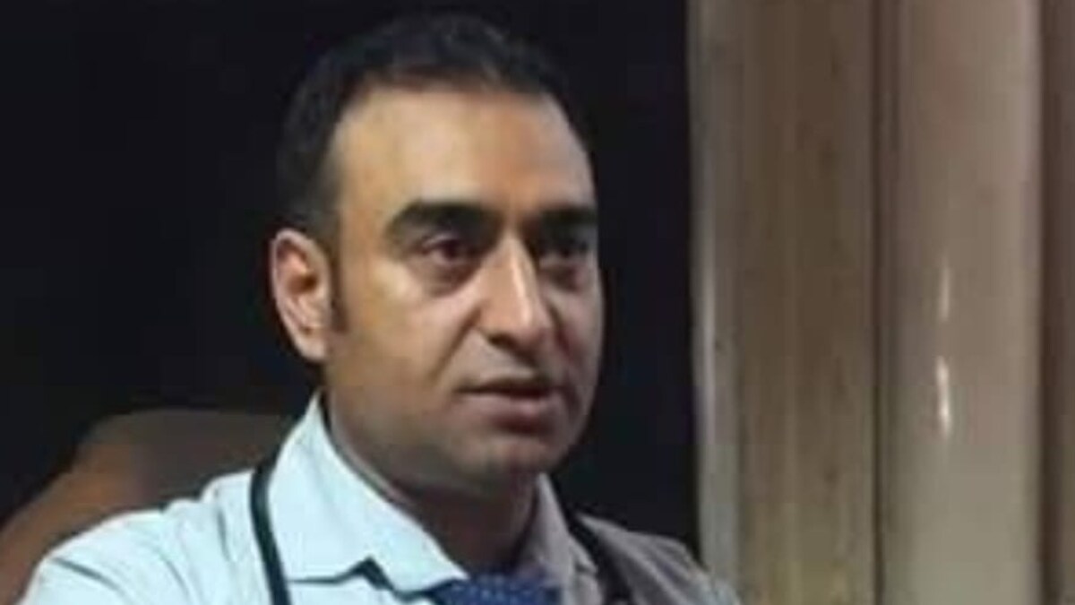 दिल्ली ब्लास्ट के आतंकी उमर को दी थी ट्रेनिंग...', कश्मीर के डॉक्टर निसार कहां हैं? टेरर से जुड़ रहे तार - Delhi Blast Red Fort Explosion NIA Investigation Dr Nisar Terror ...