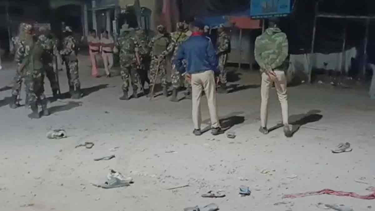 fierce clash between the police and the public outside the counting centre