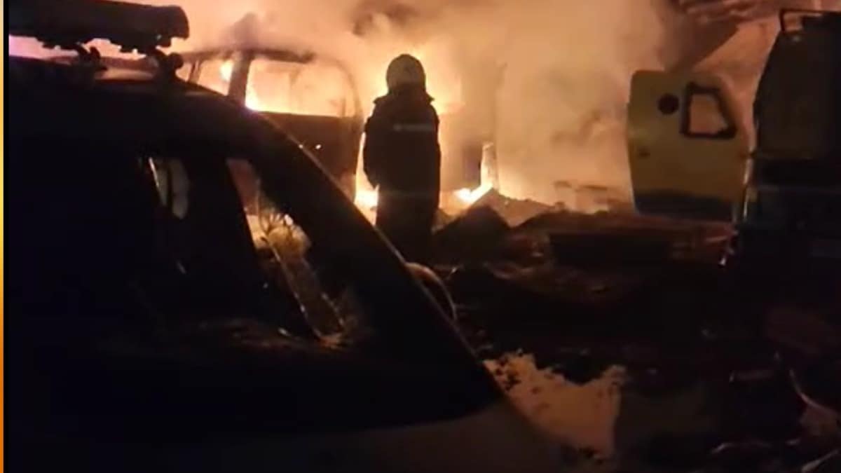 श्रीनगर के नौगाम पुलिस स्टेशन में भीषण ब्लास्ट, 7 की मौत और 30 घायल - srinagar massive blast fire nowgam police station casualties feared ntc - AajTak