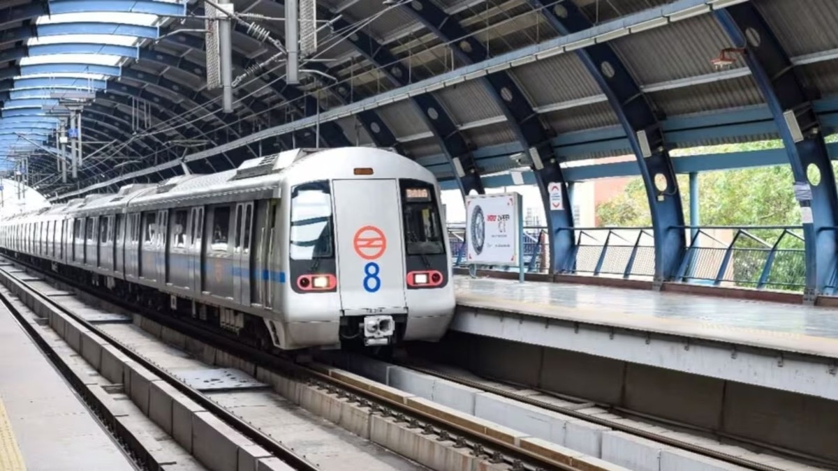 दिल्ली ब्लास्ट के बाद बंद लाल किला मेट्रो स्टेशन दोबारा खोला गया, सभी गेट हुए चालू