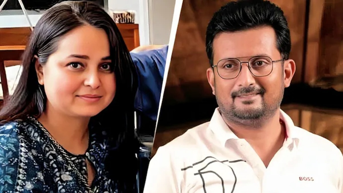 Tejashwi Yadav's close aide Rameez Nemat has been accused of serious charges by his sister Rohini Acharya