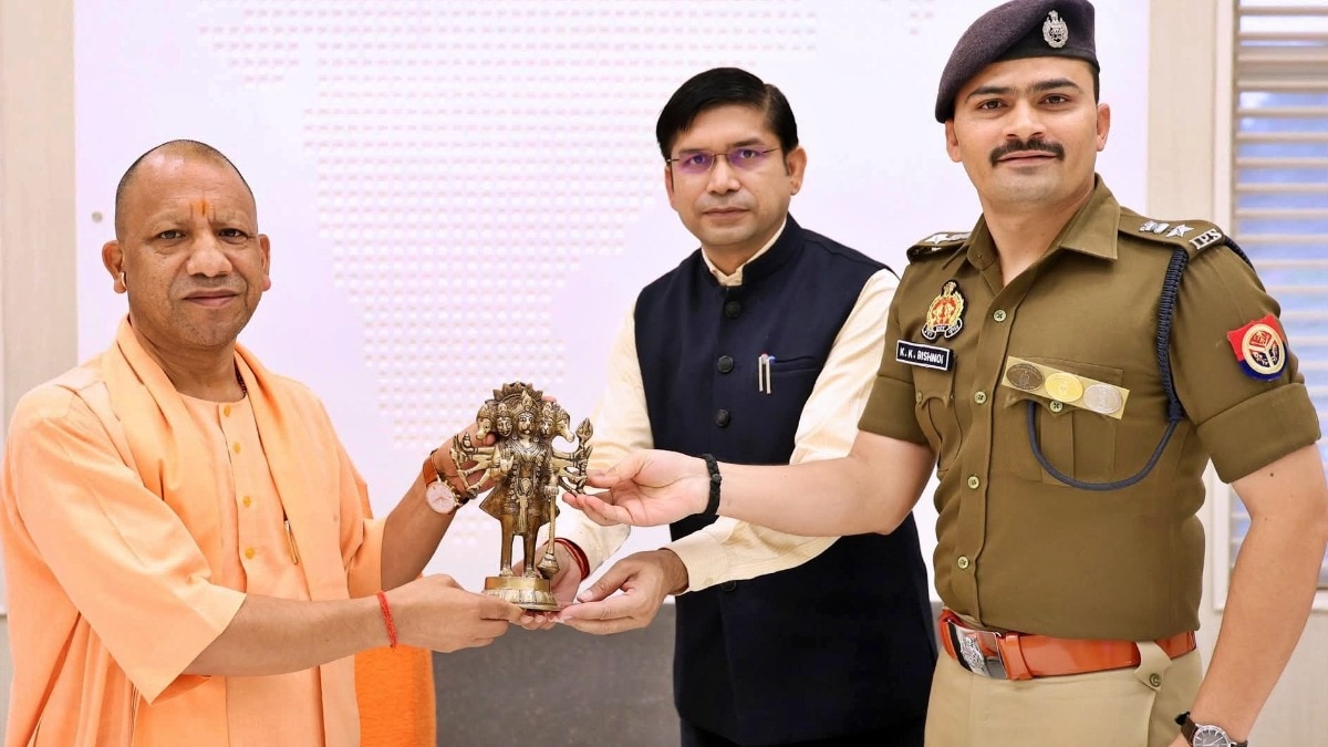 Sambhal DM-SP met CM Yogi in Lucknow (Photo- ITG)