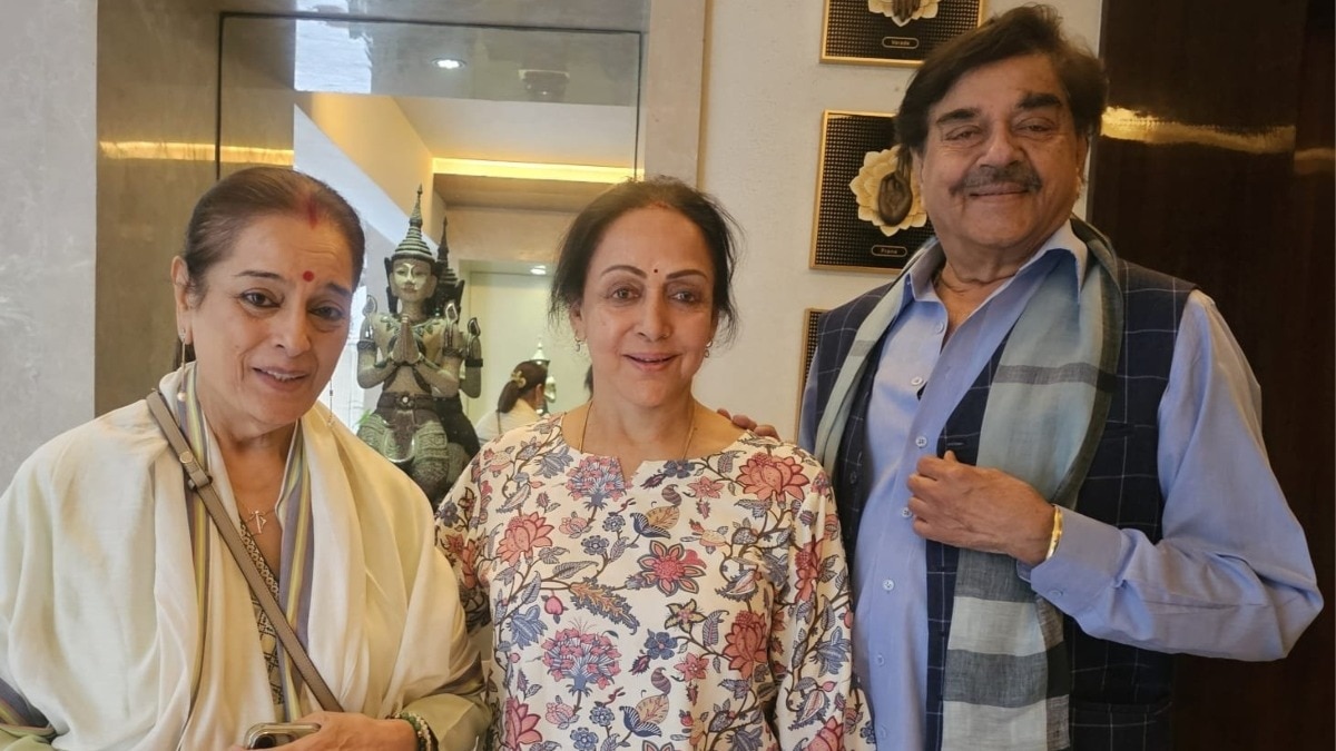 शत्रुघ्न ने की हेमा से मुलाकात (Photo: Instagram @ShatrughanSinha)