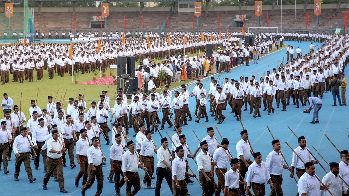 दशहरे पर निकला RSS का पथ संचलन.(File Photo:PTI)