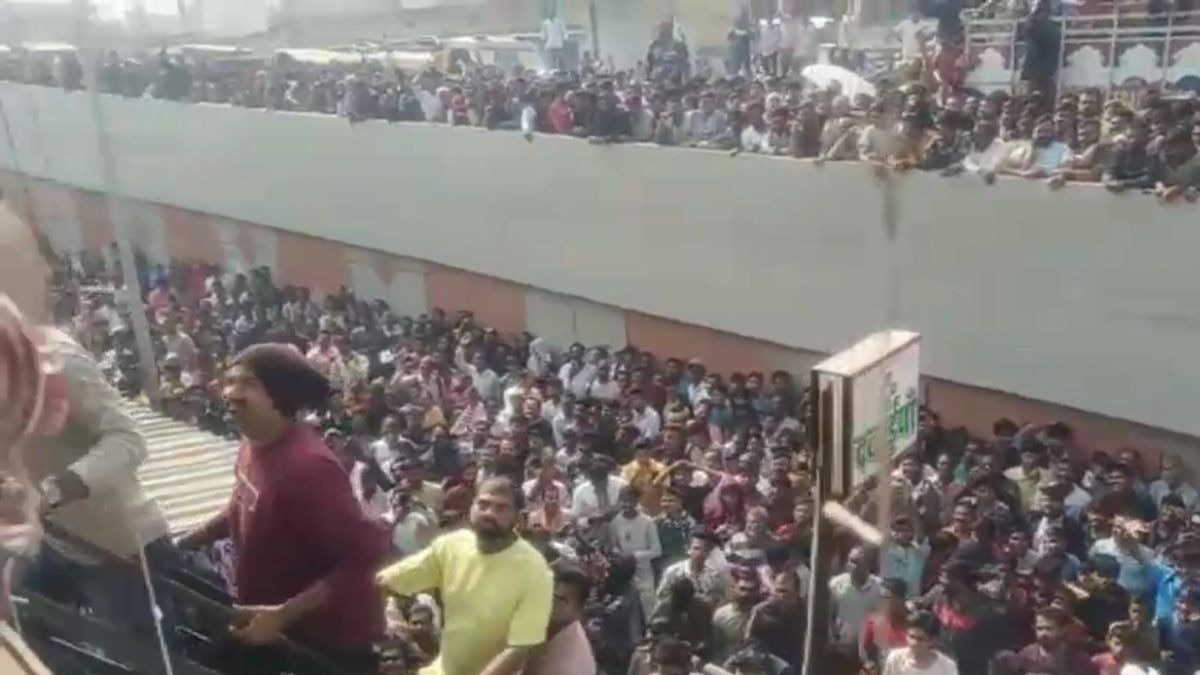 दूसरी मंजिल के फ्लैट में घुसा तेंदुआ. (Photo: Screengrab)