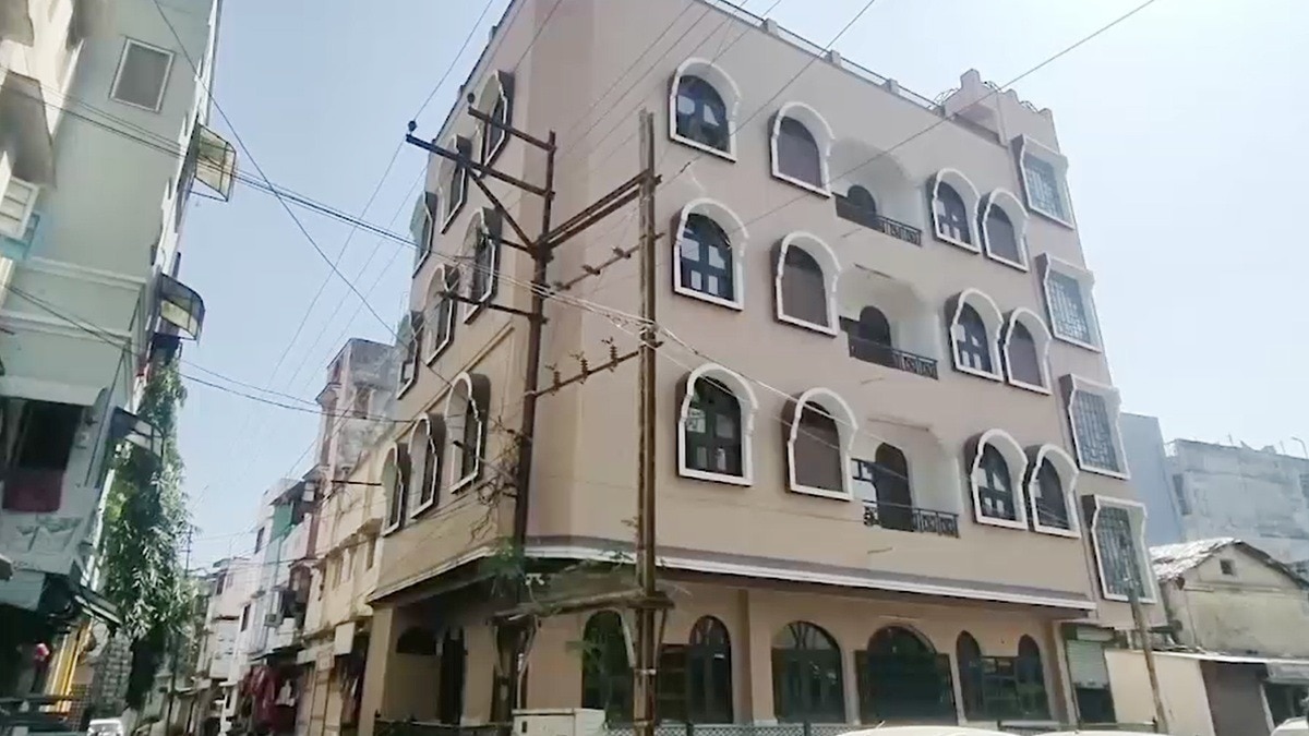 इंदौर के पास महू में अल फलाह यूनिवर्सिटी के चेयरमैन का घर.(Photo:ITG) 