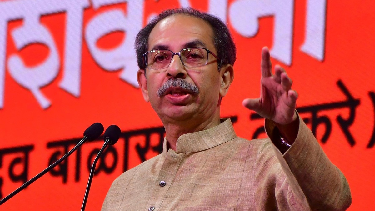 सत्ता की खींचतान में उलझी महायुति पर उद्धव ठाकरे ने कसा तंज (Photo: PTI)