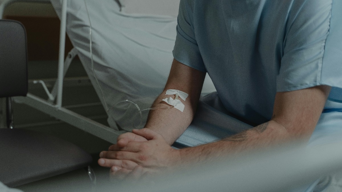 'पांच घंटे जिंदा दफन रहा...', शख्स ने बताया - मौत के मुंह से कैसे जिंदा बचा