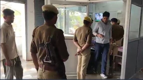 सहारनपुर में लूट (Photo: Screengrab)