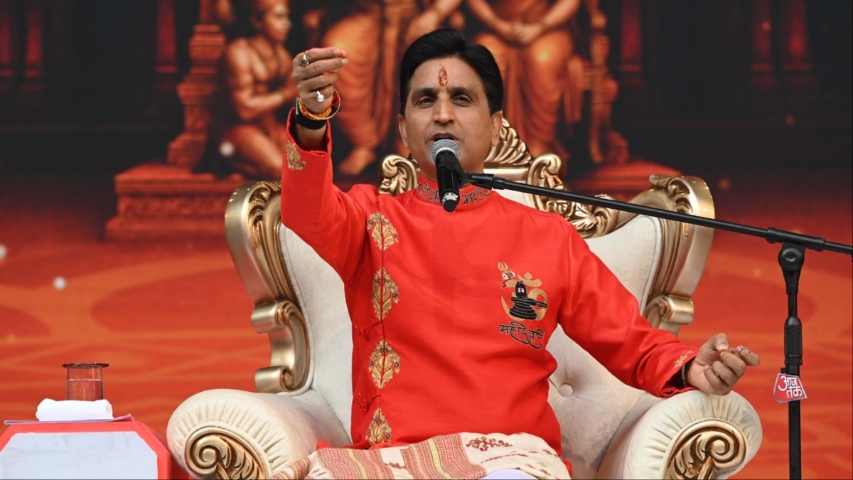Kumar Vishwas at Sahitya Aaj Tak