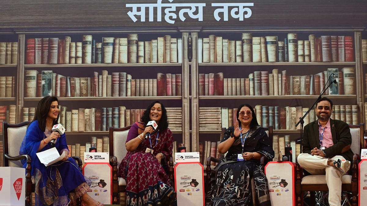 Manisha Kulshreshtha, Nidhi Agrawal and Amit Tiwari Sahitya Aajtak 2025 (Photo Credits: K Asif)