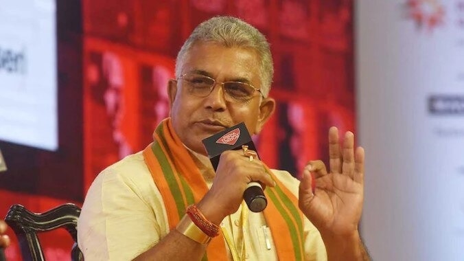 दिलीप घोष ने कहा कि अवैध बांग्लादेशी प्रवासी अपने देश लौटना चाहते हैं तो मौका दिया जाना चाहिए. (File Photo- ITG)