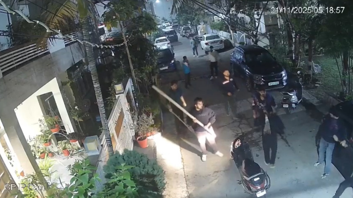 कॉलोनी में घुसकर किया हमला.(Photo: Ravish Pal Singh/ITG)