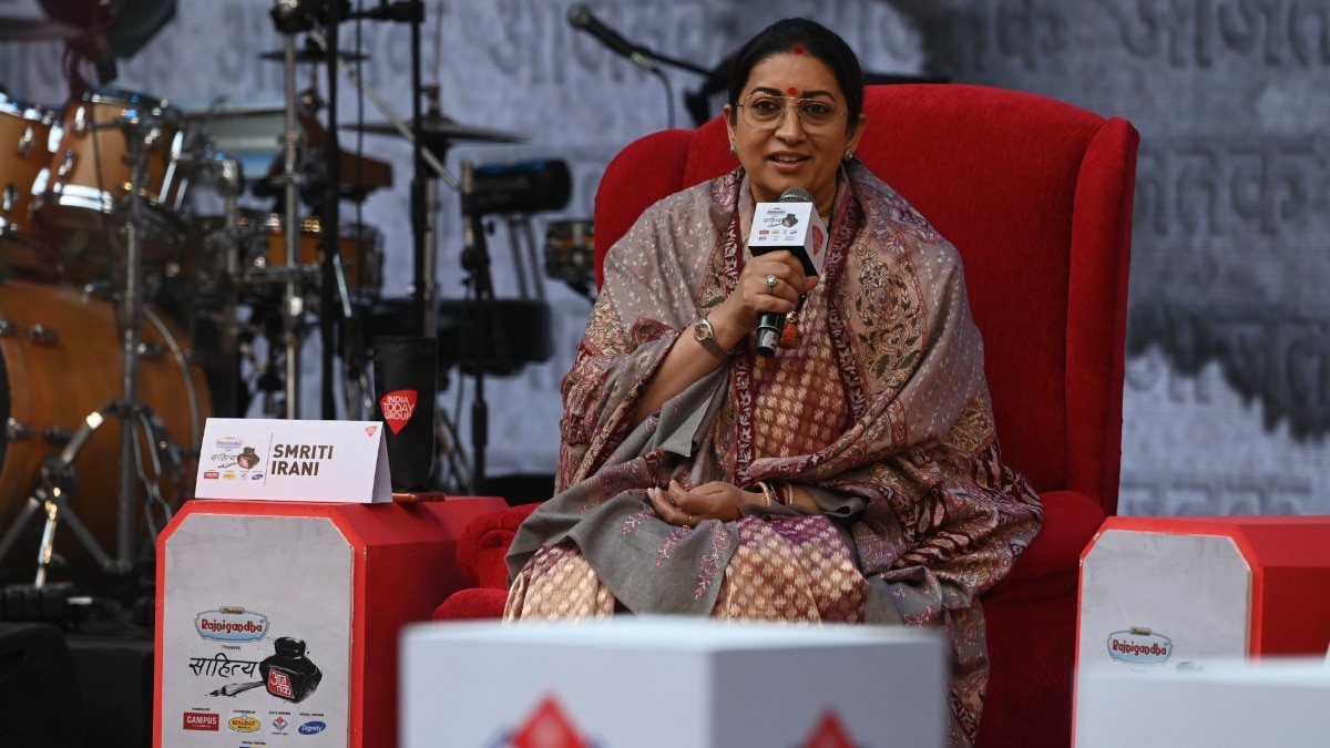 साहित्य आजतक में स्मृति ईरानी ने की शिरकत (Photo: Chandradeep Kumar)