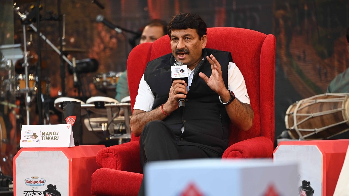 साहित्य आजतक में मनोज तिवारी. (Photo: Chandradeep Kumar)