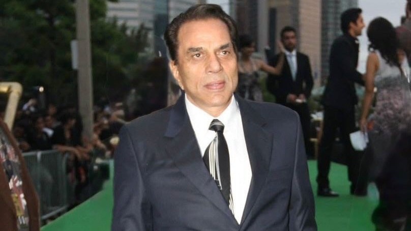 Bollywood reacts on Dharmendra death