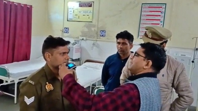 Drunk constable creates ruckus in Aligarh (Photo- ITG)