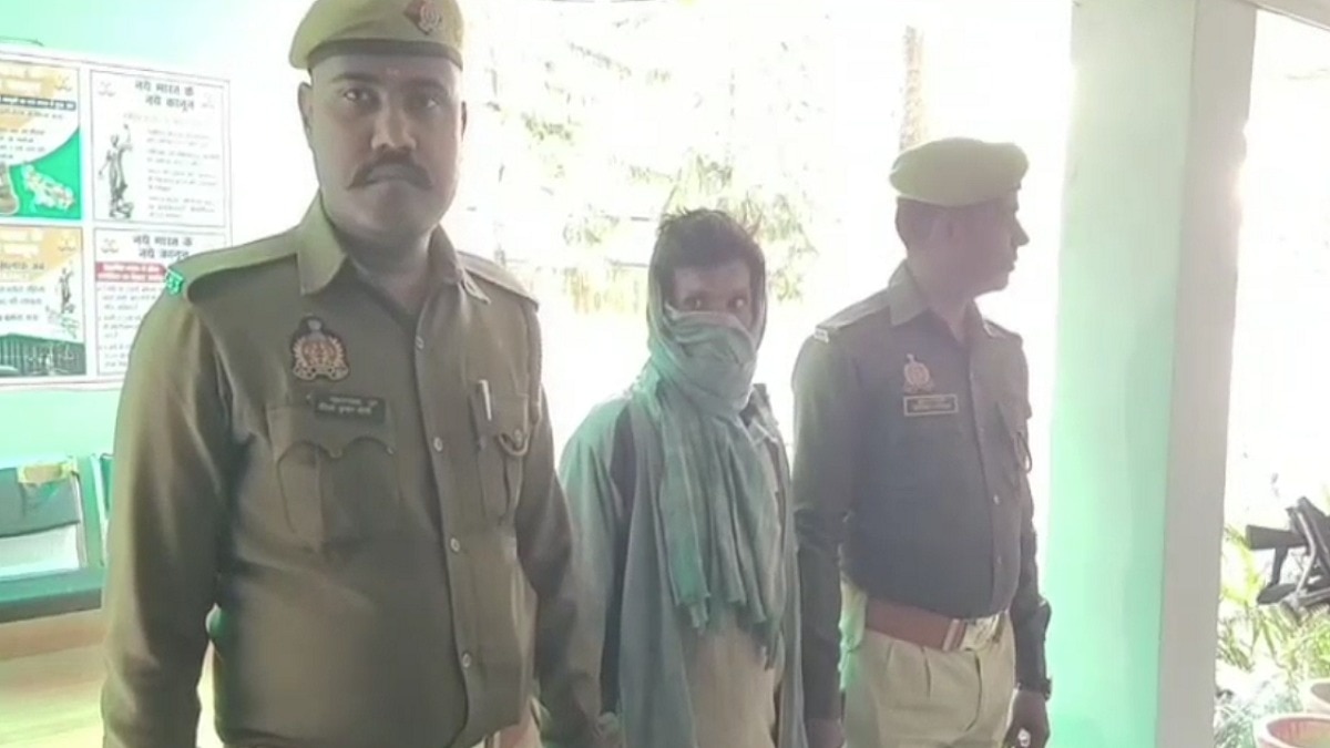 भागने की फिराक में था तो पुलिस ने दबोच लिया. (Photo: Screengrab)