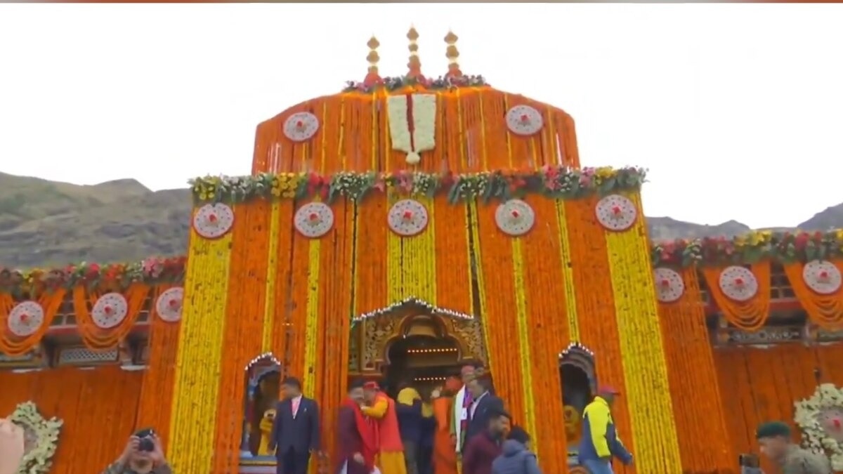 श्री बदरीनाथ धाम को इस अवसर पर भव्य तरीके से सजाया गया. File Photo ITG