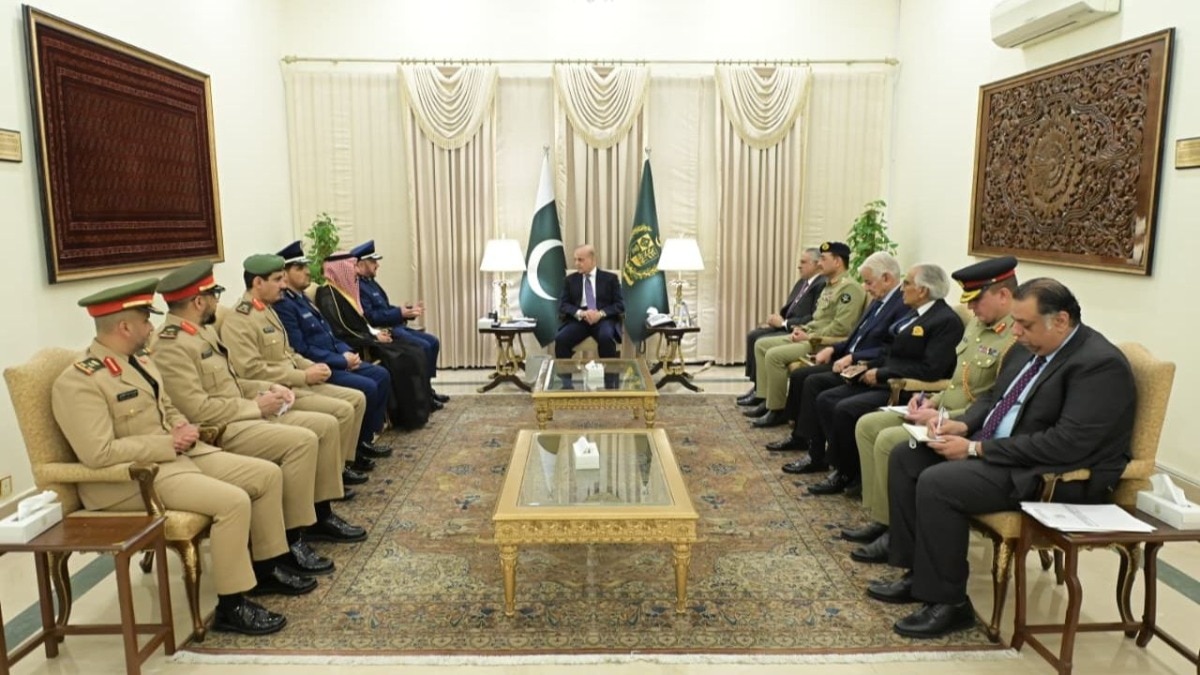 सऊदी सेना प्रमुख की पाकिस्तान यात्रा में रक्षा और सुरक्षा साझेदारी को गहरा करने की सहमति (Photo: X/@ShehbazDipl)