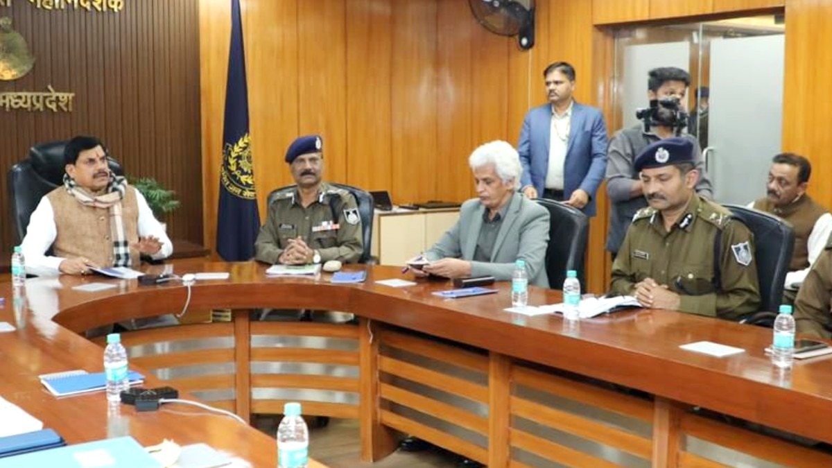 देर रात अचानक पुलिस मुख्यालय पहुंचे CM मोहन यादव.(Photo:ITG) 