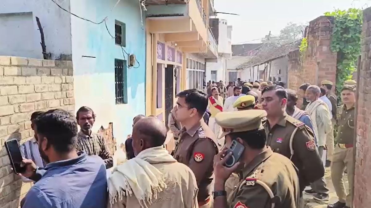 30 घंटे बाद पोस्टमार्टम के लिए भेजा गया शव. (Photo: Screengrab)