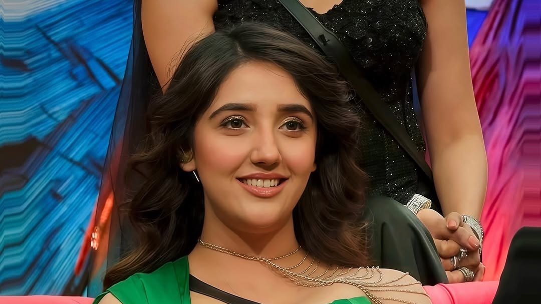 Ashnoor Kaur father enters bigg boss house in Family week