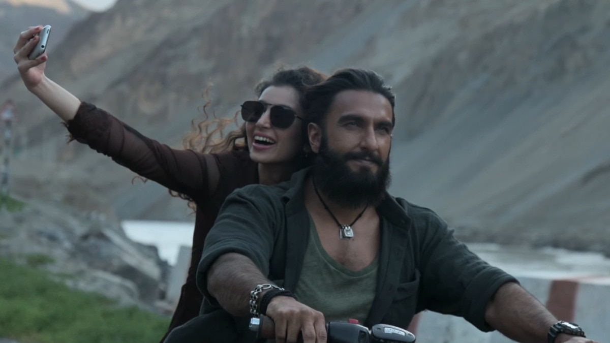 Ranveer singh and Sara arjun in Dhurandhar
