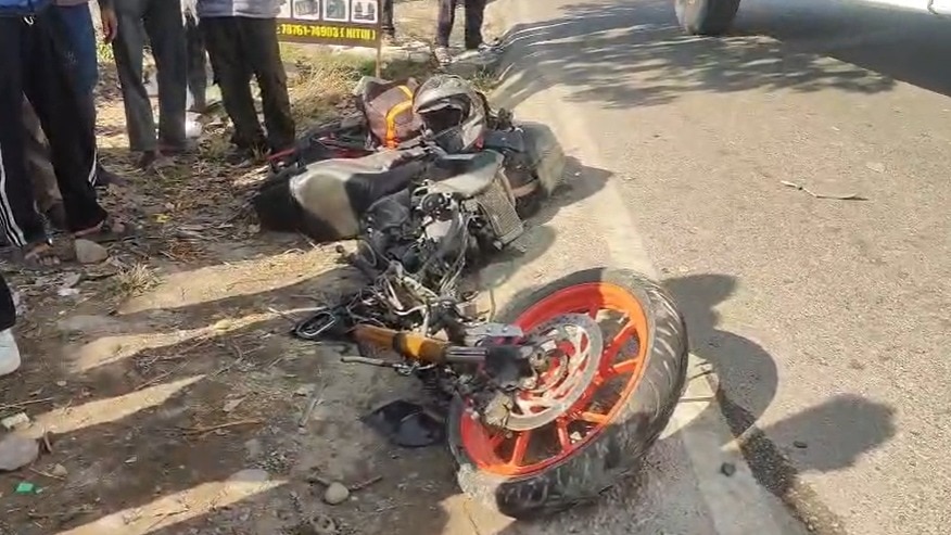  accident, collision between bus and bike, biker died 