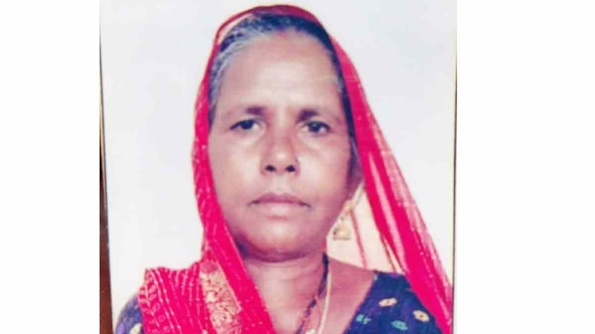 Woman farmer dies in fight for urea