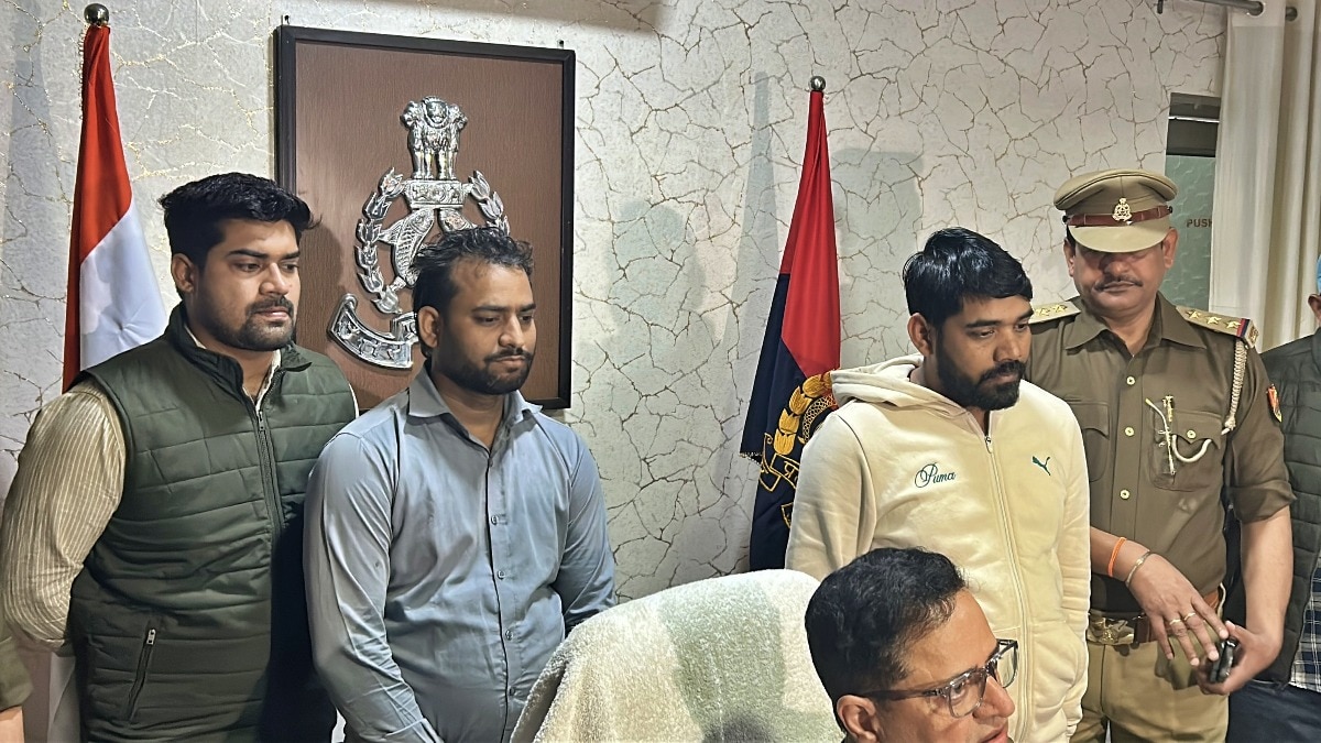 Lucknow police arrested thugs Premshankar and Santosh (Photo- ITG)