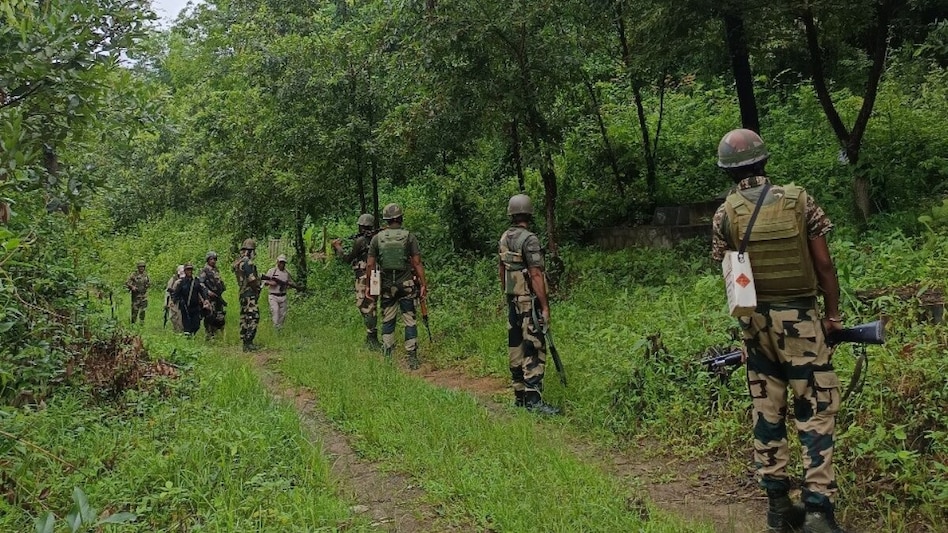 भारत-म्यांमार बॉर्डर के पास असम राइफल्स की टीम पर घात लगाकर हमला, 4 जवान घायल - india myanmar border assam rifles convoy ambush attack ntc - AajTak